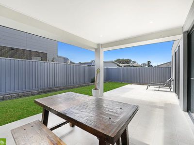 8 Sapphire Road, Kembla Grange