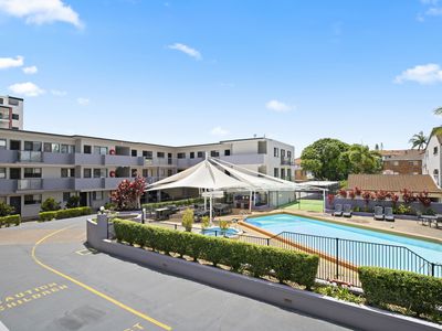 1 / 136 Marine Parade, Southport