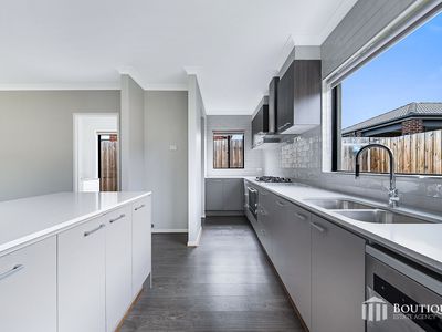 73 Rossiter Retreat, Cranbourne North