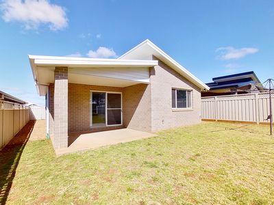 73a Champagne Drive, Dubbo
