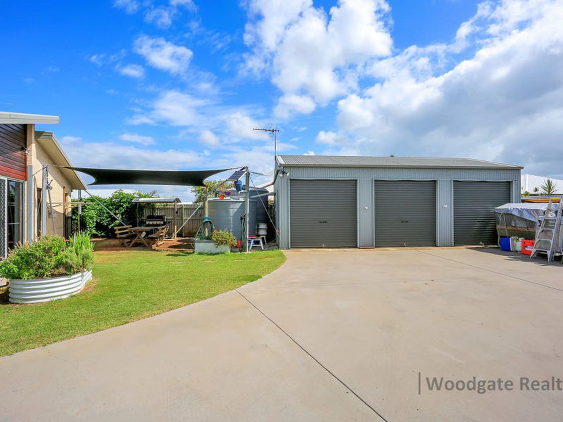 17 Sunset Avenue, Woodgate