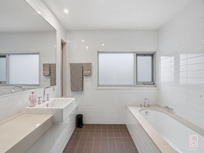 1005 / 3 Birkdale Place, Magenta