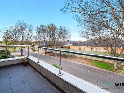 26 Dahlia Drive, Caroline Springs