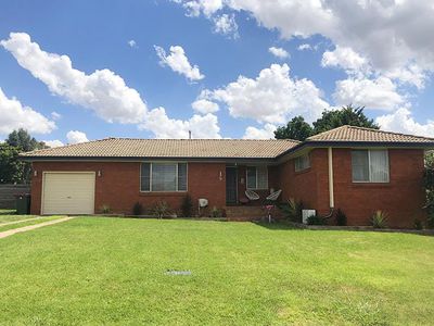 5 Evans Crescent, Blayney