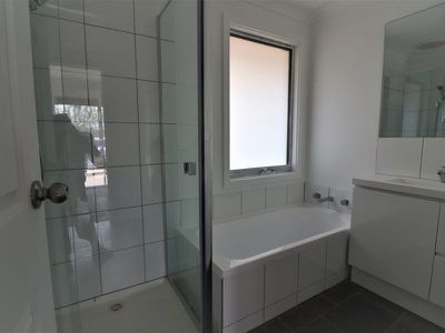 8 Hume And Hovell Rd, Seymour