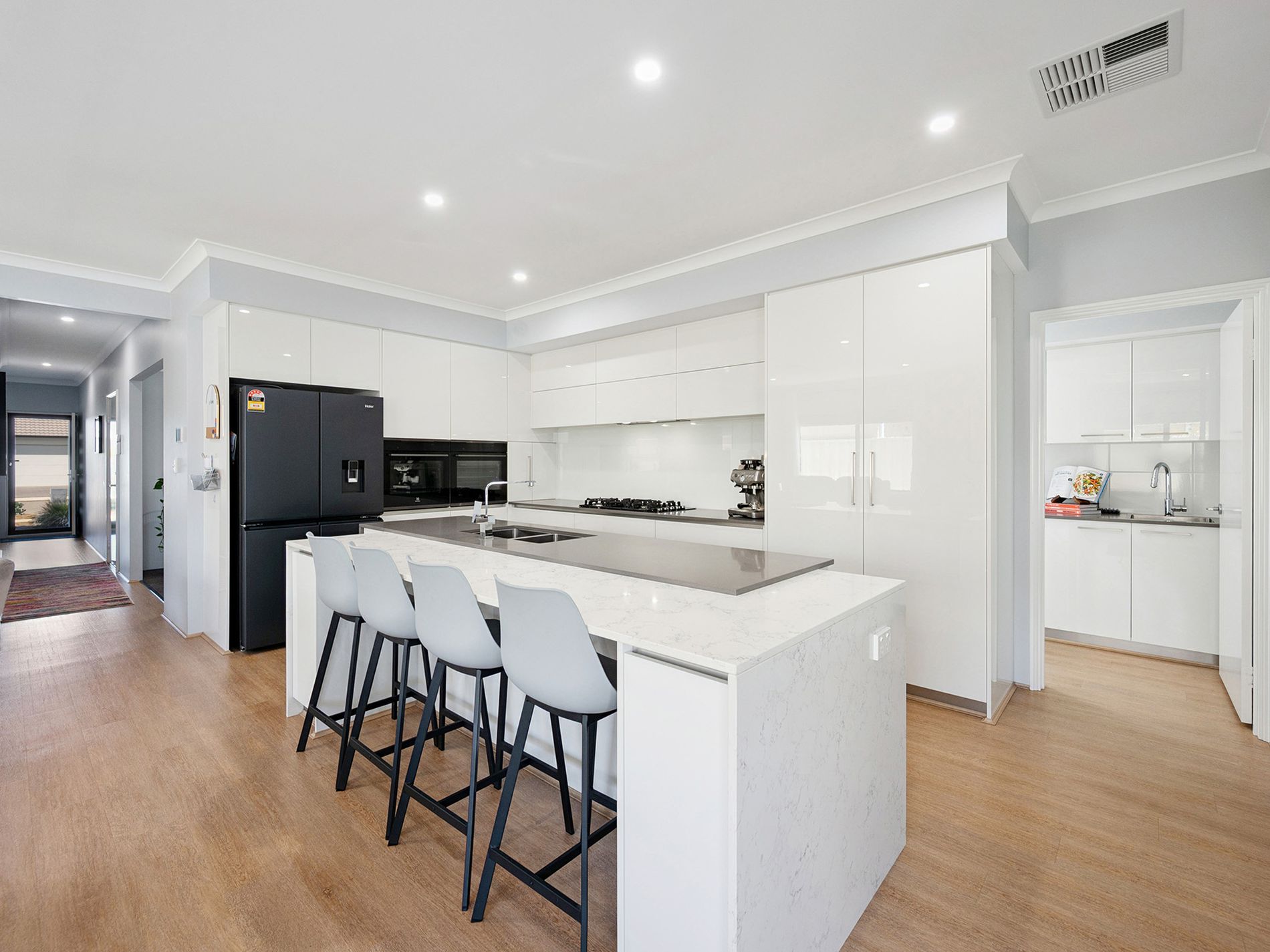 18 Lancaster Loop, Piara Waters