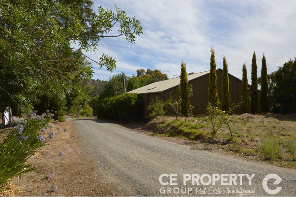 38 Hollands Creek Road, Cudlee Creek