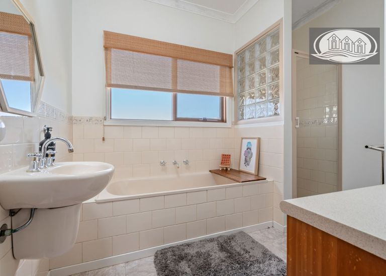 103 Benbows Road, Portland