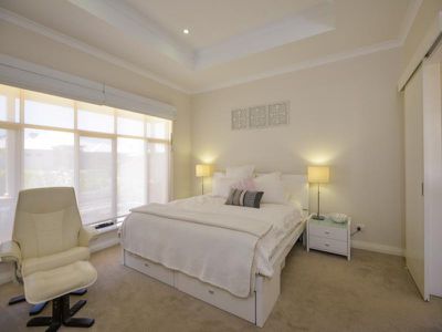 17 Riseberry Way, Somerville