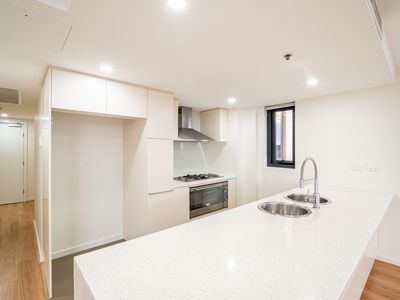 1701 / 10 Balfours Way, Adelaide
