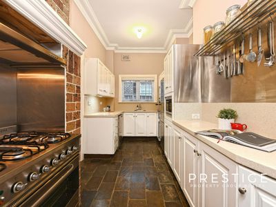 4 Perrys Avenue, Bexley