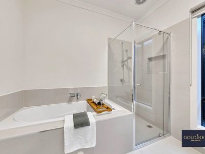 32 Peninsula Crescent, Craigieburn