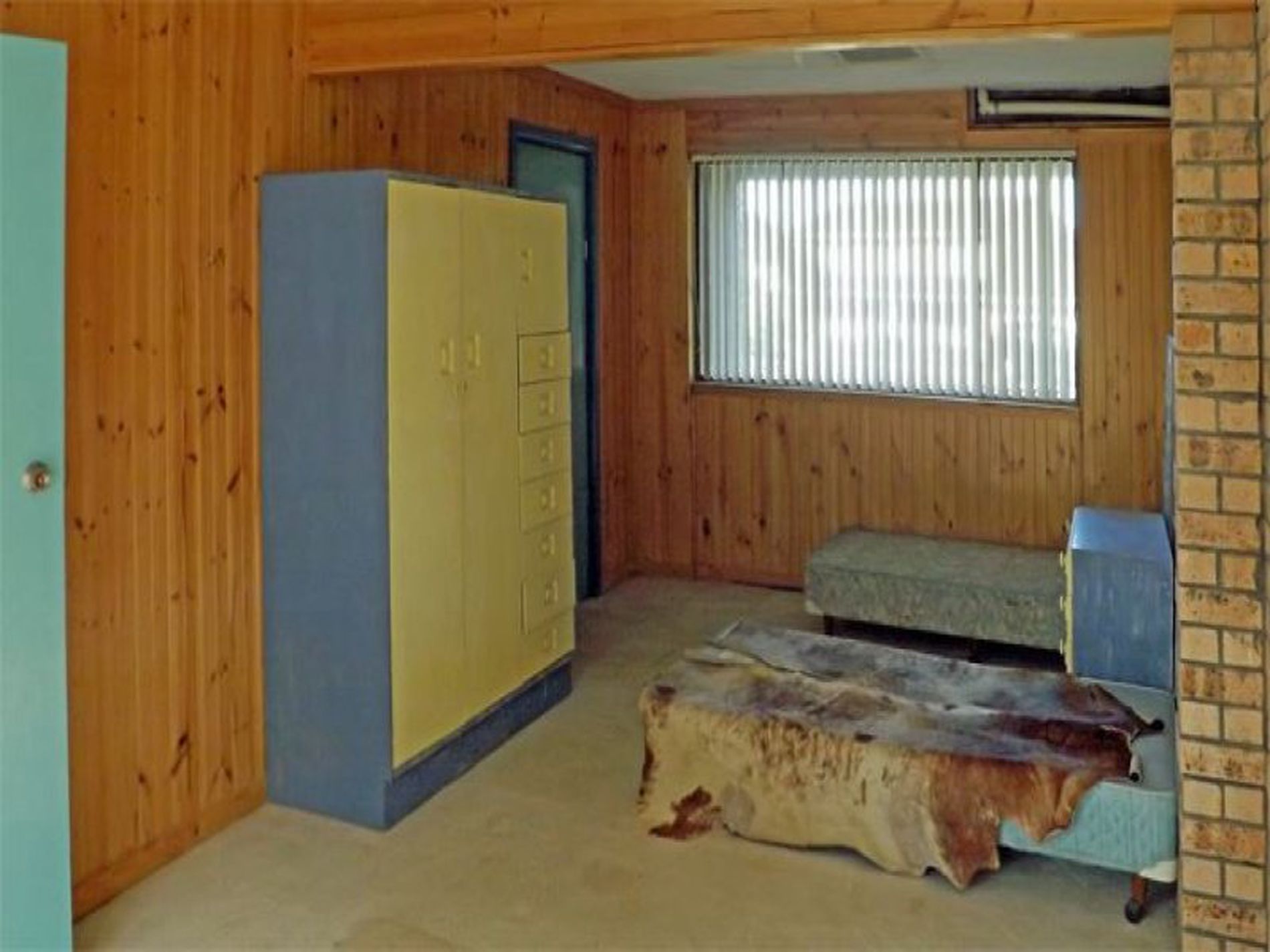 78 Sunset Strip, Manyana