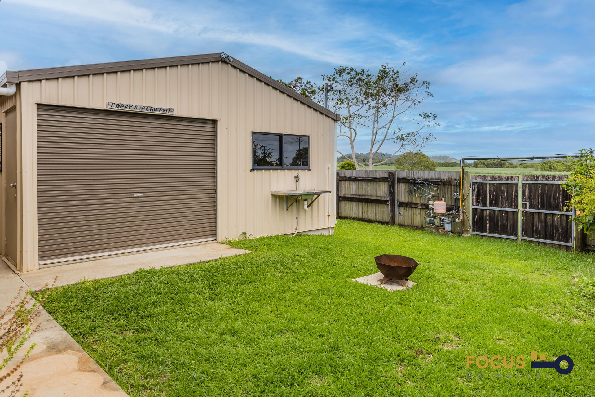 75 Gingham Street, Glenella