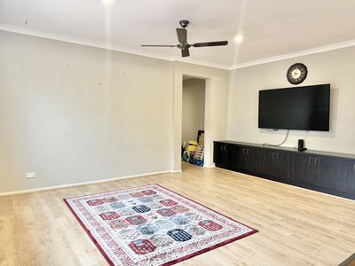 8 Mundi Crescent, Wyndham Vale