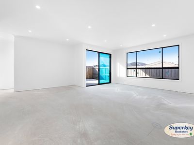 6 Palmdale Crescent, Mambourin