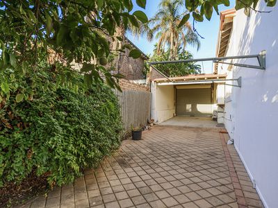 33 Robert Street, Como