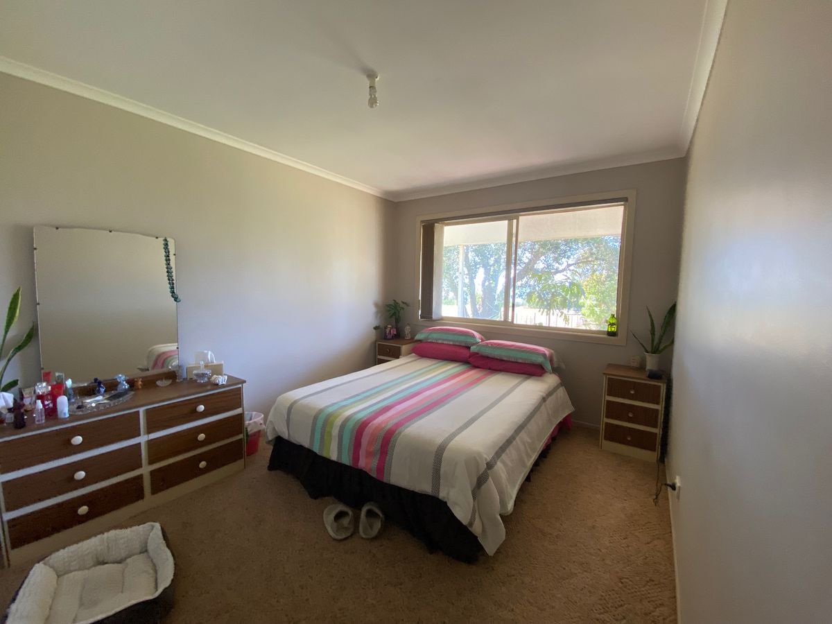 4 Zena Close, River Heads