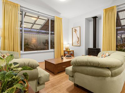 31 Simmonds Parade, Winthrop