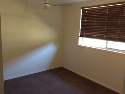 56 Witney, Telina