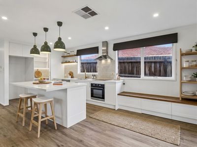 11 Mowbray Ct, Carrum Downs