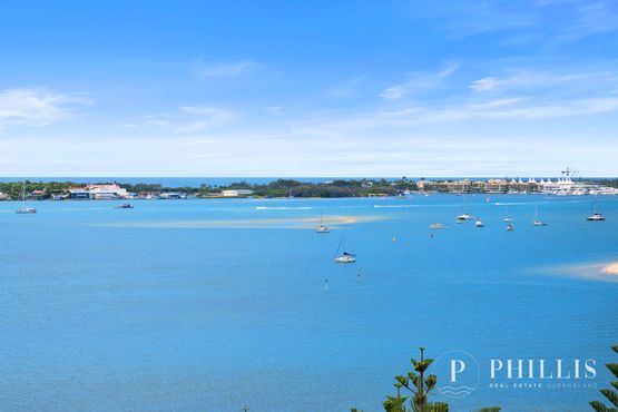 1002 / 212 Marine Parade, Labrador