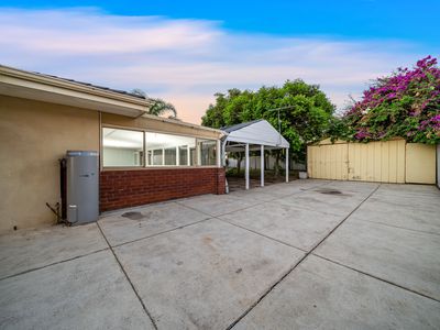 39 Lakemba Way, Waikiki