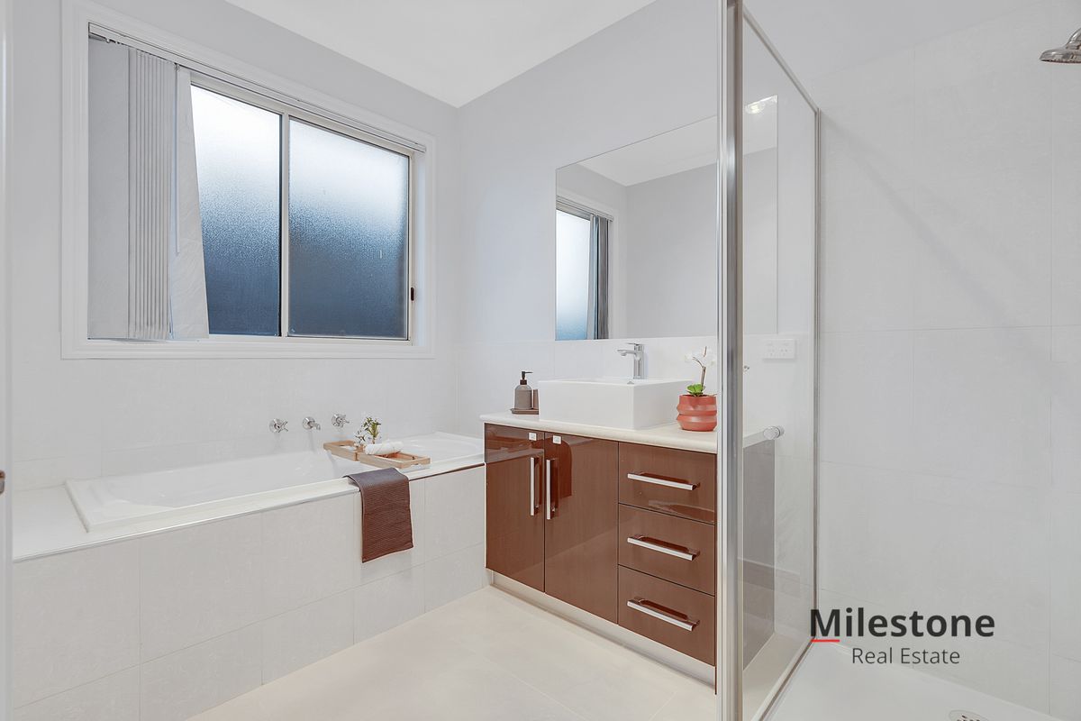 5 Sedgwick Court, Lynbrook