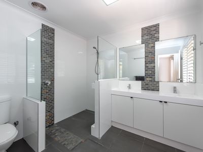 59 Emerald Way, Edgewater