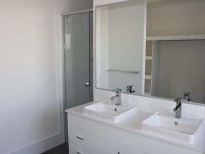 28 Wilderness Circuit, Little Mountain