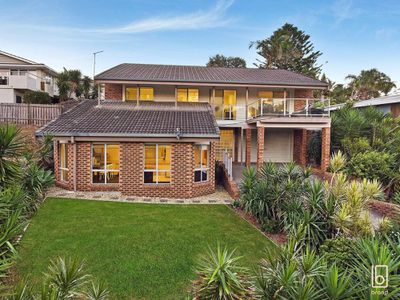 5 Bluewave Crescent, Forresters Beach