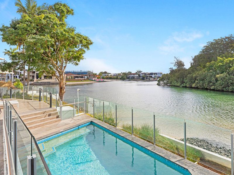 509 / 9 Hooker Boulevard, Broadbeach Waters