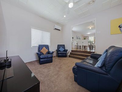 156 Kamarin Street, Manly West