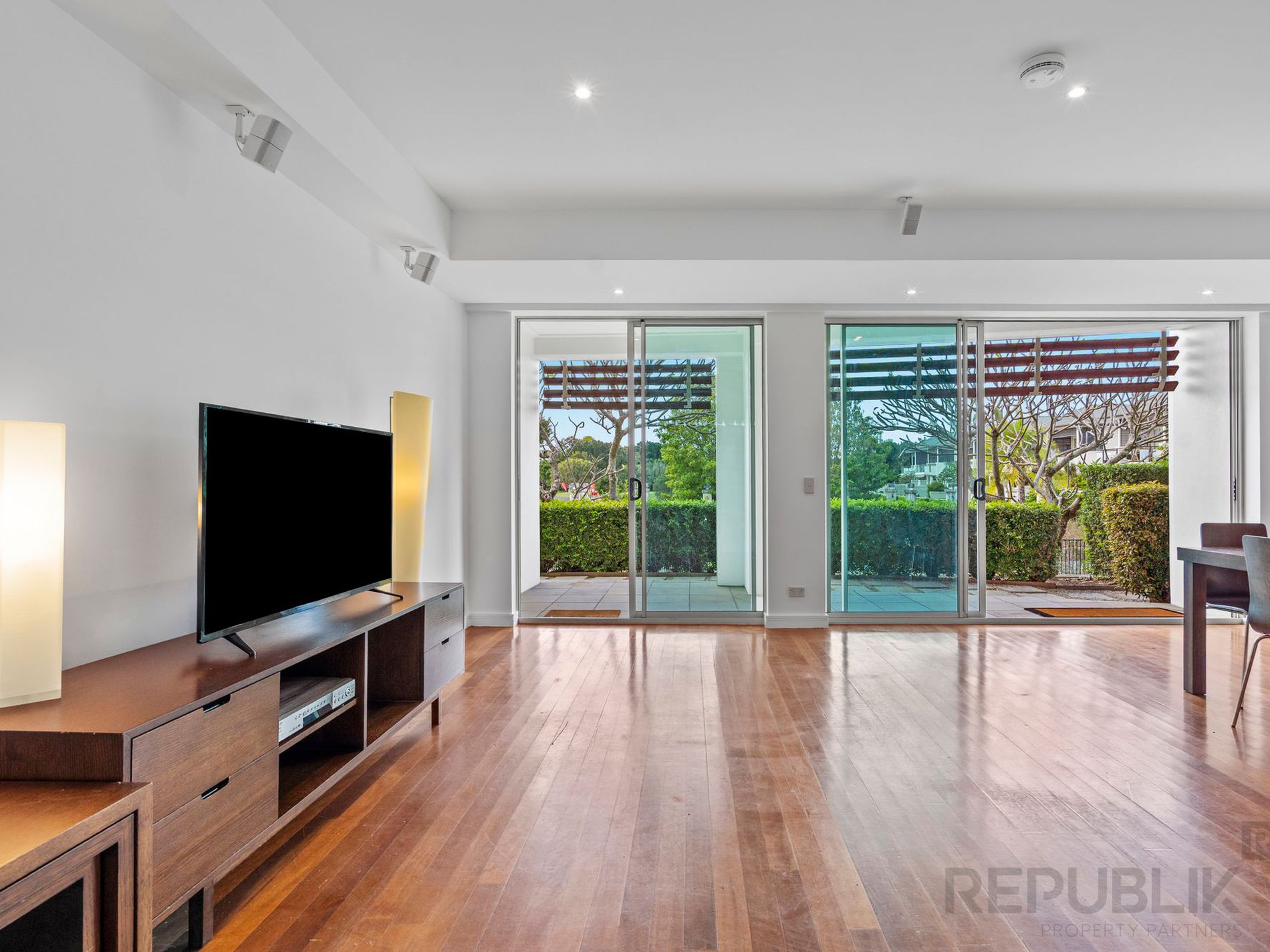 4 / 600 GLADES DRIVE, Robina