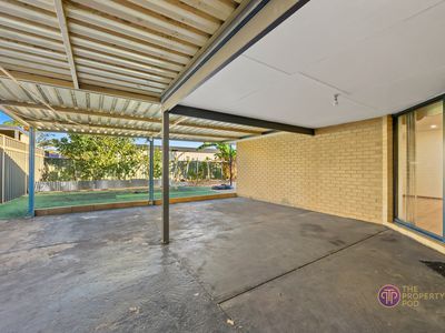 42 Woodside Loop, Beckenham