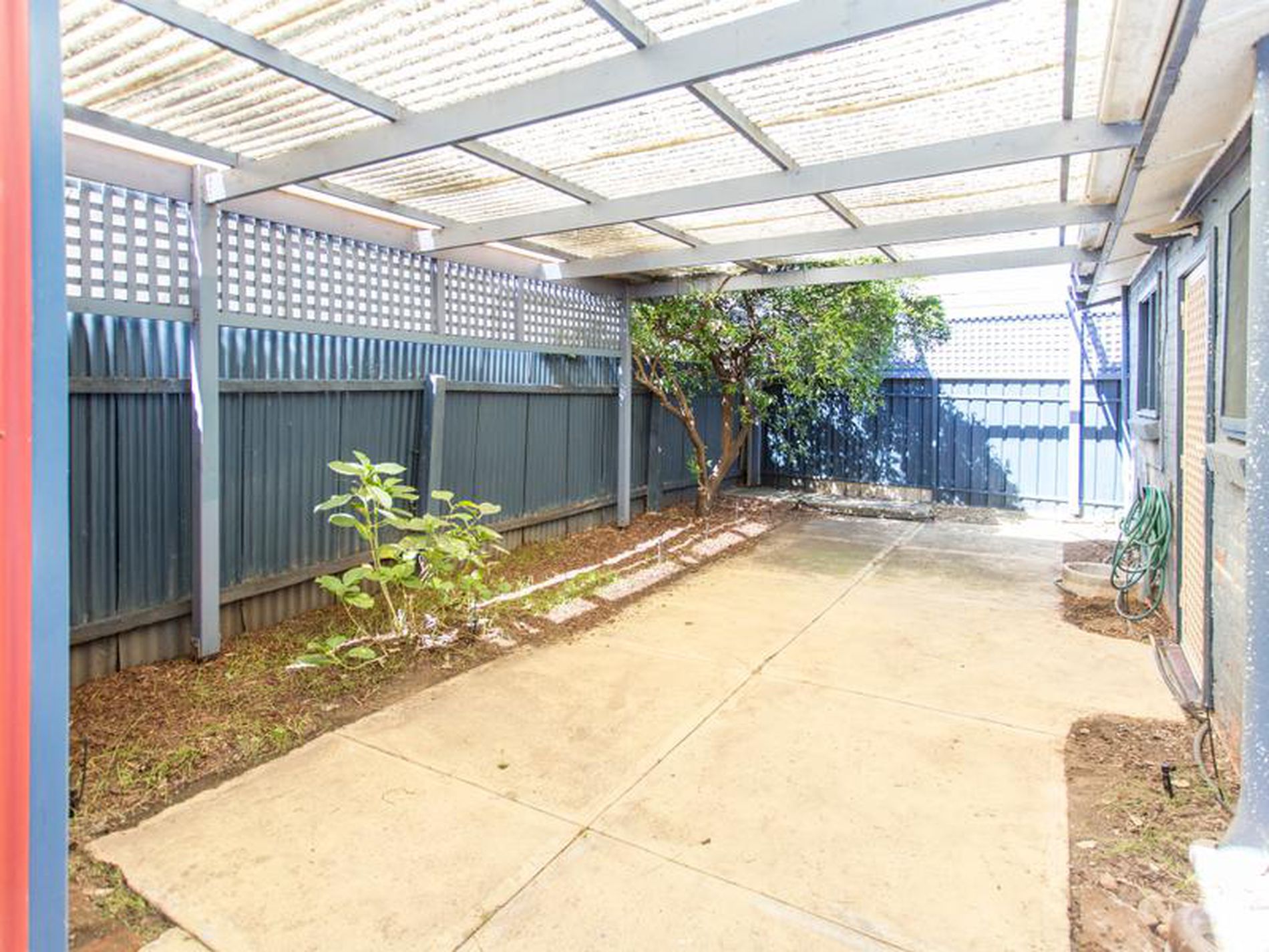 2 Long Street, Plympton