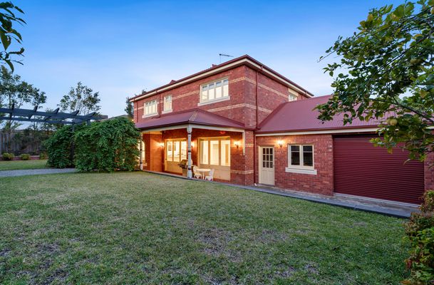 8 Arbroath Court, Greenvale