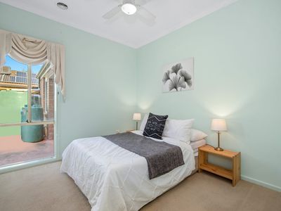 17 Stringybark Close, Manor Lakes