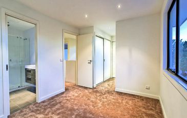 1 / 4 Harkaway Road, Berwick