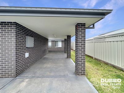 62a Champagne Drive, Dubbo