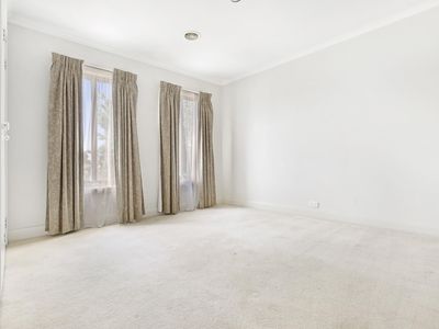 8 Dewvale Place, Craigieburn