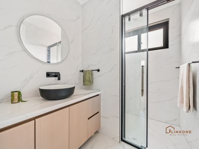 8A Castlereagh Close, Willetton