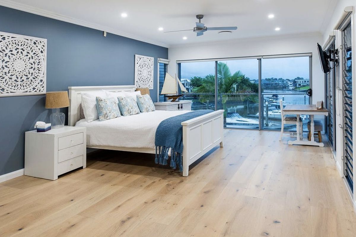 18 Onshore Place, Helensvale