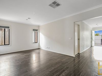 8 Honeyblossom Street, Manor Lakes