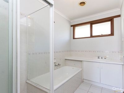 35 Lesley Drive, Hampton Park