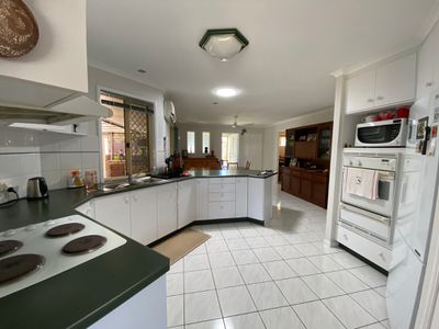 6 Deloraine Avenue, Urangan