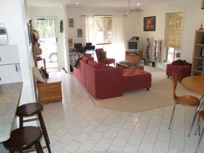 1 / 6 Nungo Street, Pacific Paradise