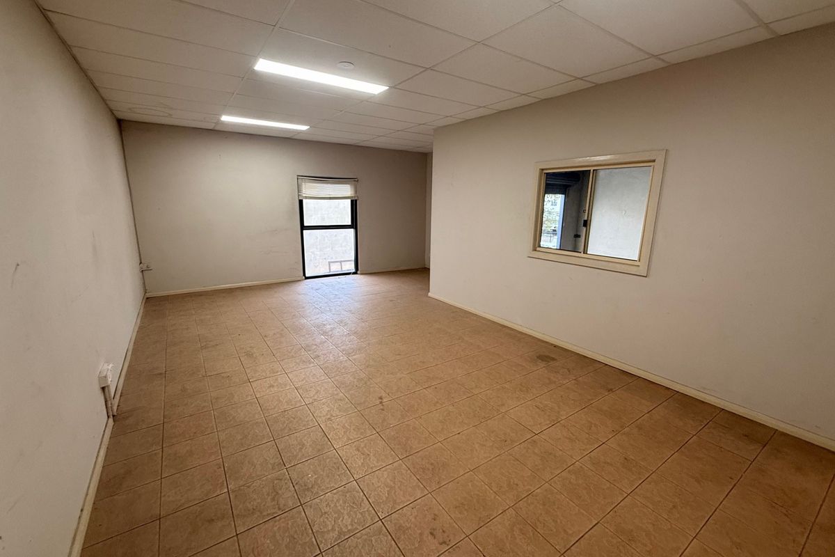 3 / 8 Samantha Place, Smeaton Grange