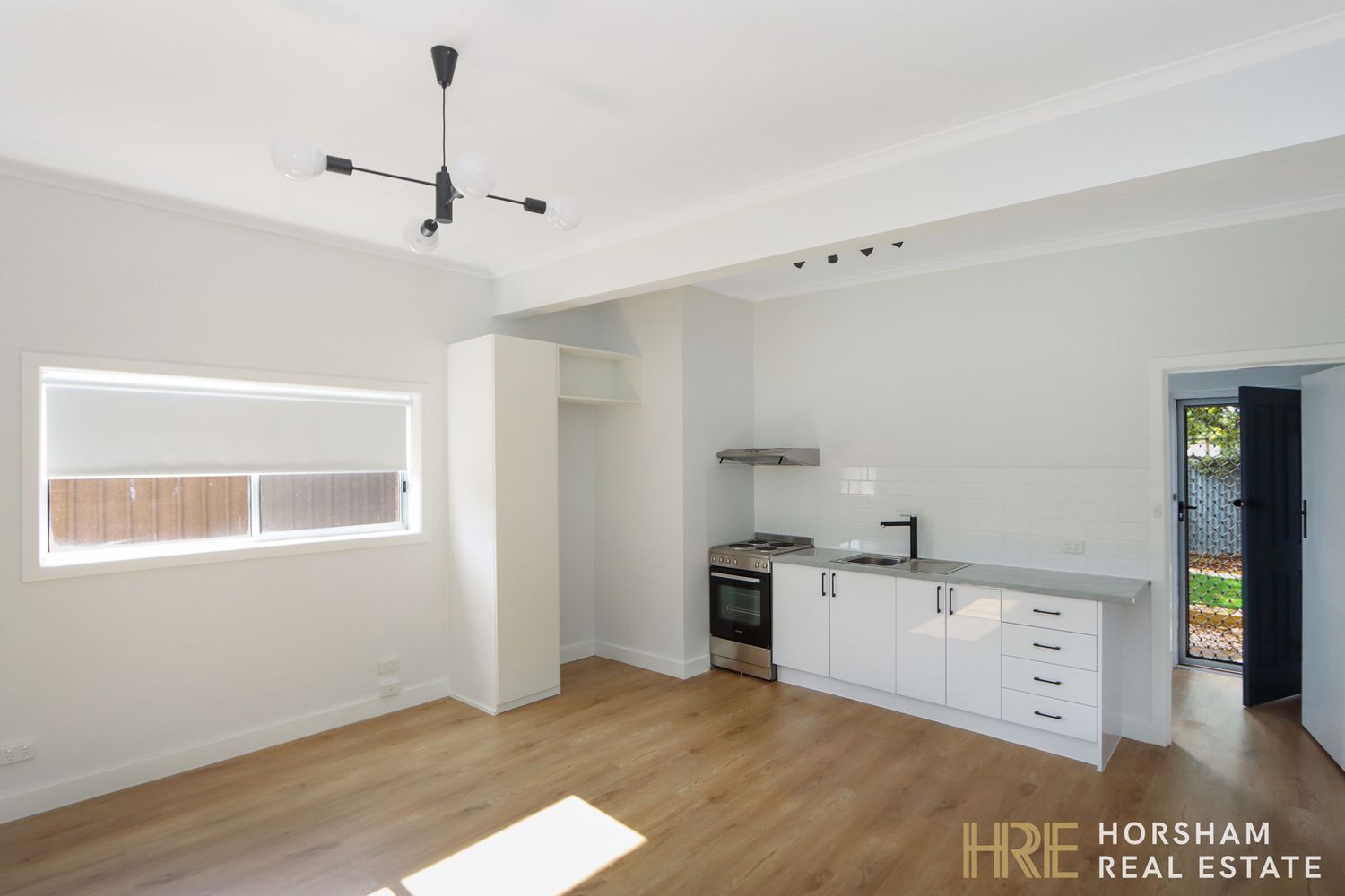 3 / 8 Rennison Street, Horsham