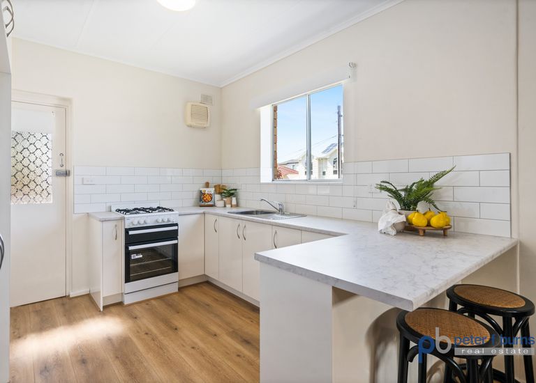 1 / 72 Downing Street, Hove